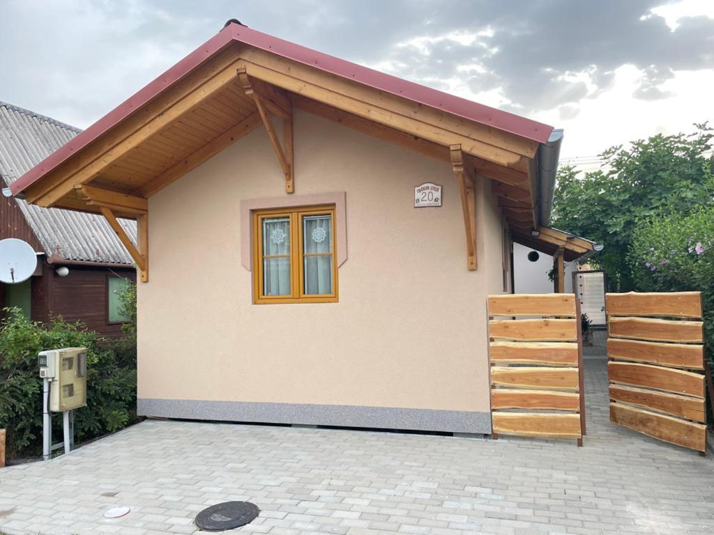 Ibolya Apartman Csisztapuszta المظهر الخارجي الصورة
